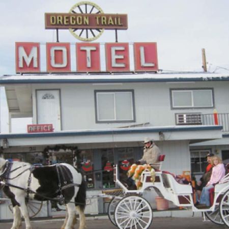Oregon Trail Motel And Restaurant ベイカー・シティ エクステリア 写真